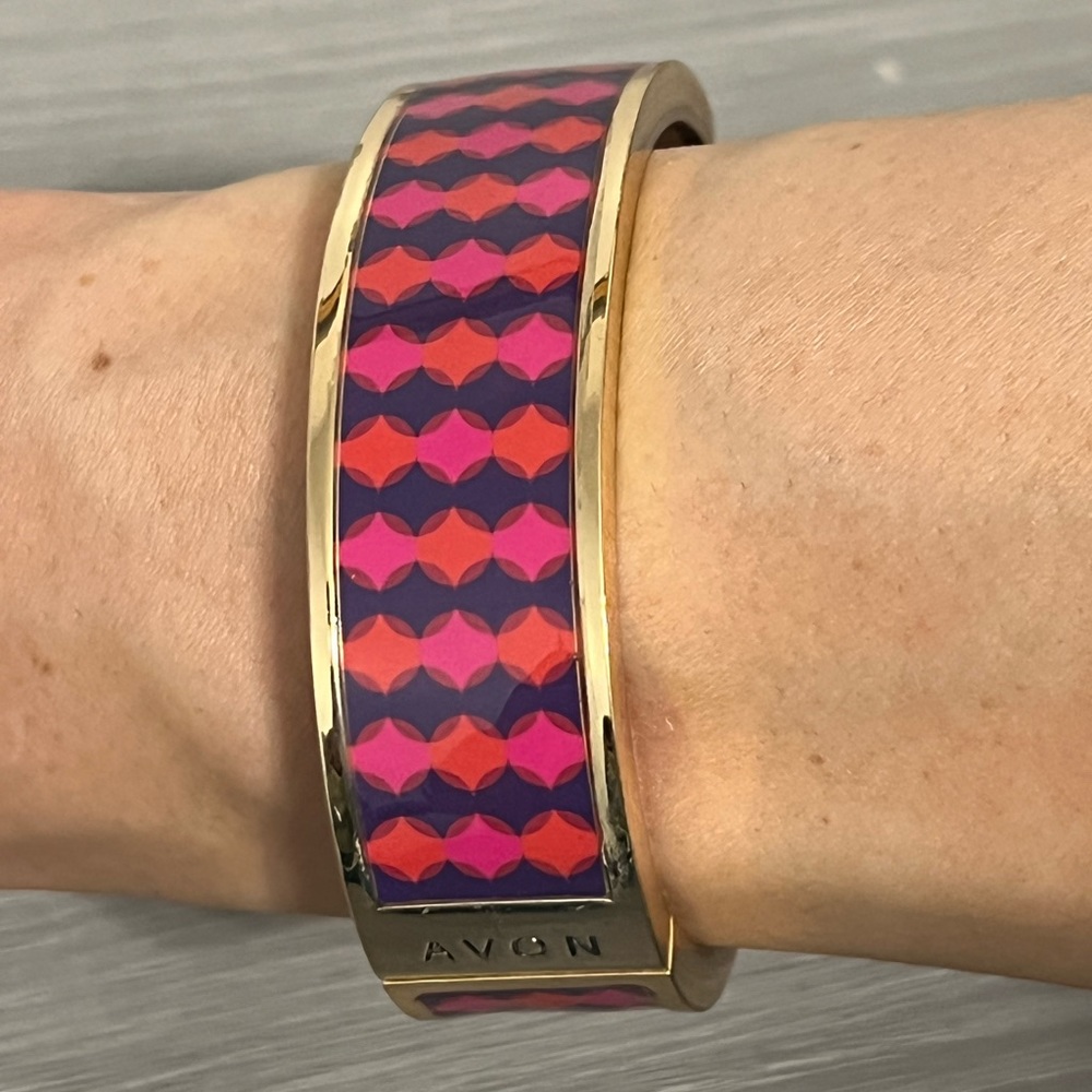 Avon Hinged Bangle Bracelet with Purple, Pink, and Coral Abstract Design